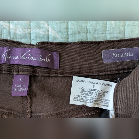 Gloria Vanderbilt Brown Amanda Jeans. Size 8 short. - Picture 6 of 7